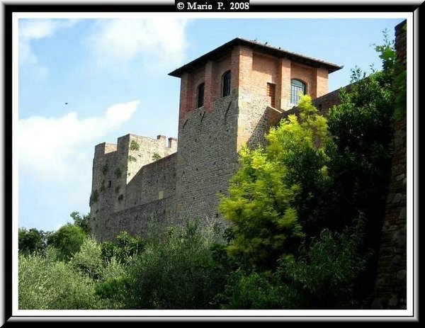 Castello di  Montecarlo.jpg