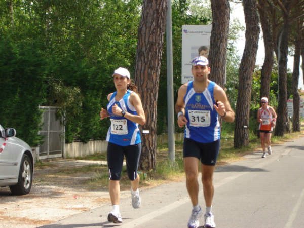 36° km.  Maratona di Pisa 17.05.09 095.jpg