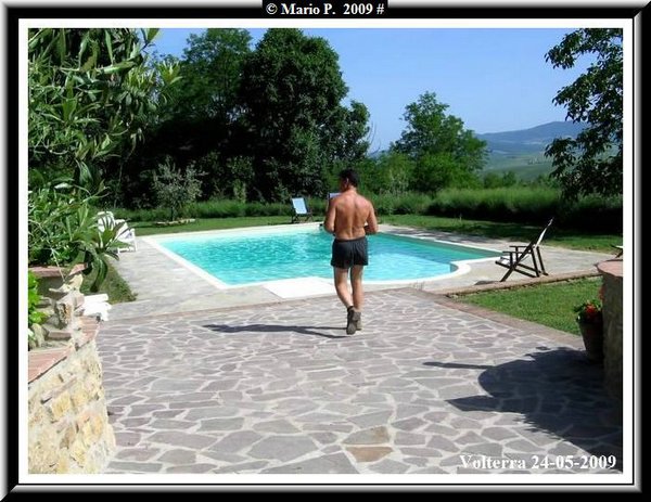 Piscina Agriturismo.jpg